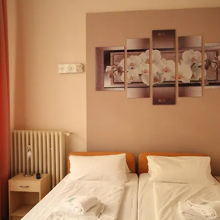 Hotel Elegia Am Kurfuerstendamm Berlin Room photo